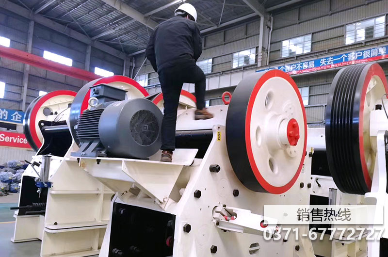 大型廢木頭粉碎機廠家告訴你一臺木頭粉碎機需要多少錢